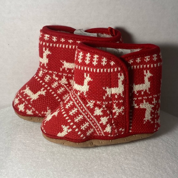 3/$20 💞 Old Navy Infant Slippers - Picture 2 of 5